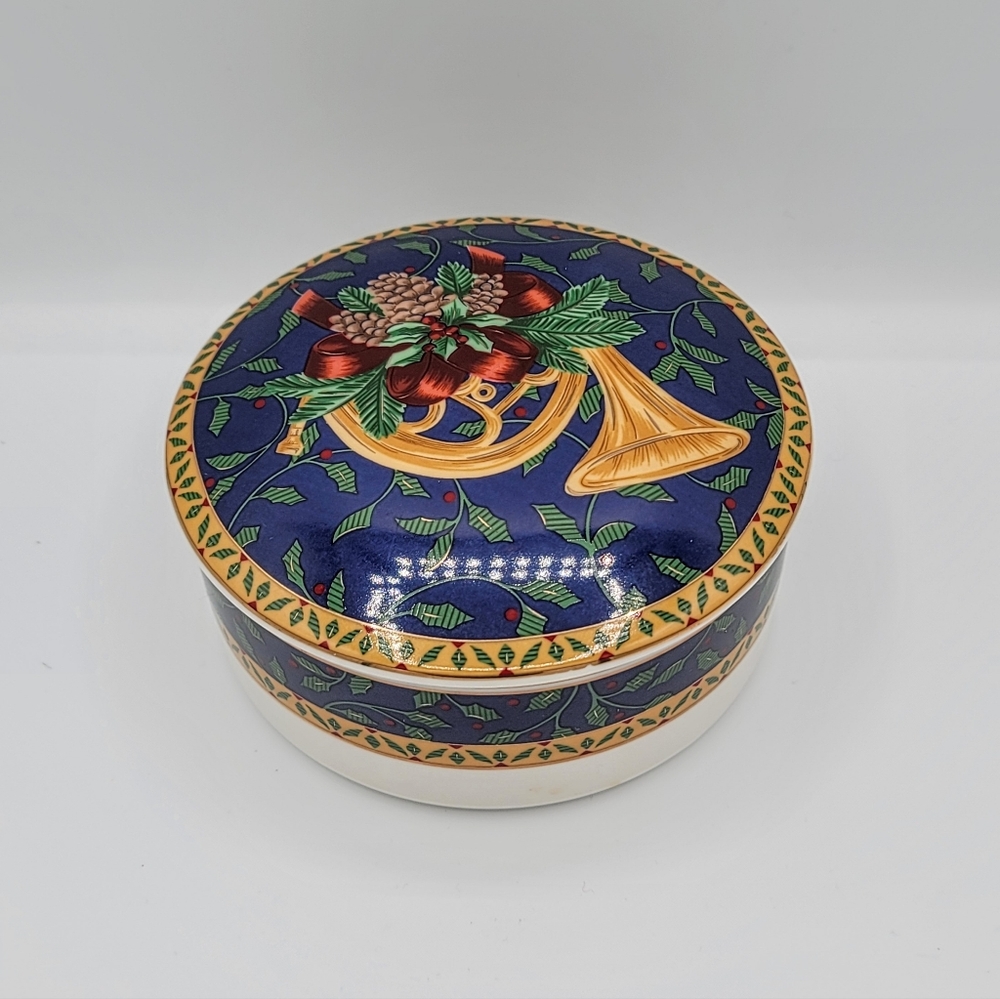 Mikasa Holiday Music Covered Box Large Round Trinket Candy Dish Japan Vintage